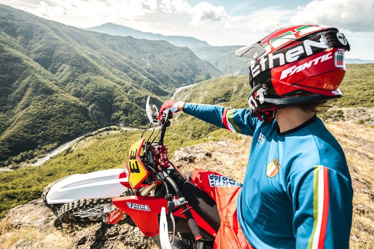 Fantic Motor: l'edizione speciale della XE 125 Six Days